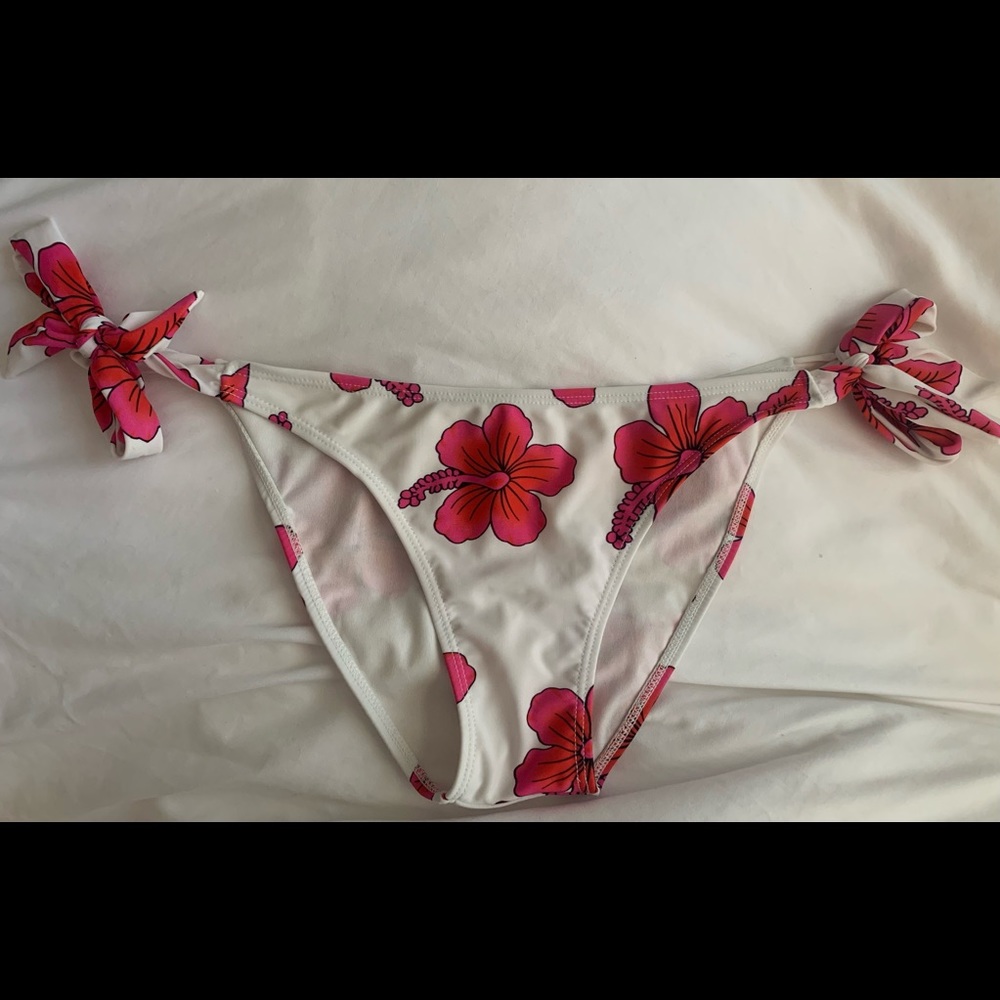 Hawaiian print swim bottoms